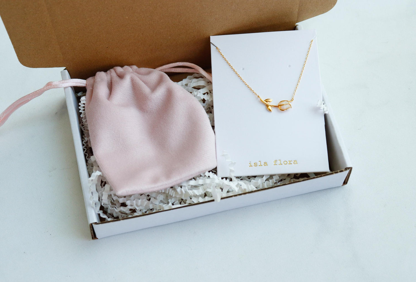 Whiskered Whisper Cat Necklace – A Minimalist Ode to Feline Grace